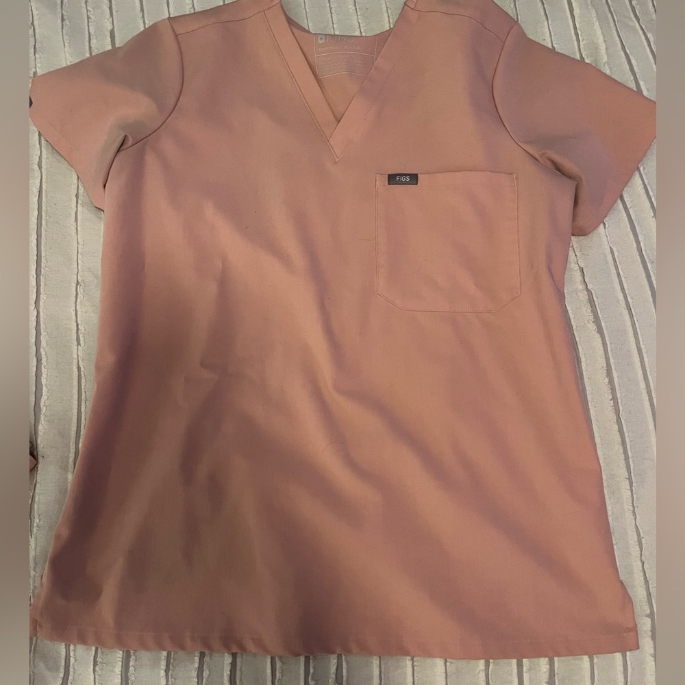 Women’s FIGS Pink Scrub set